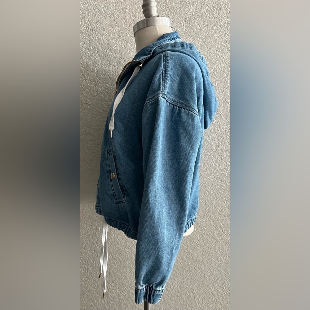 Forever 21 Vintage Style medium wash denim hooded jacket women’s size small - Picture 2 of 4